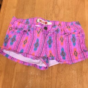 Adorable Aztec print shorts